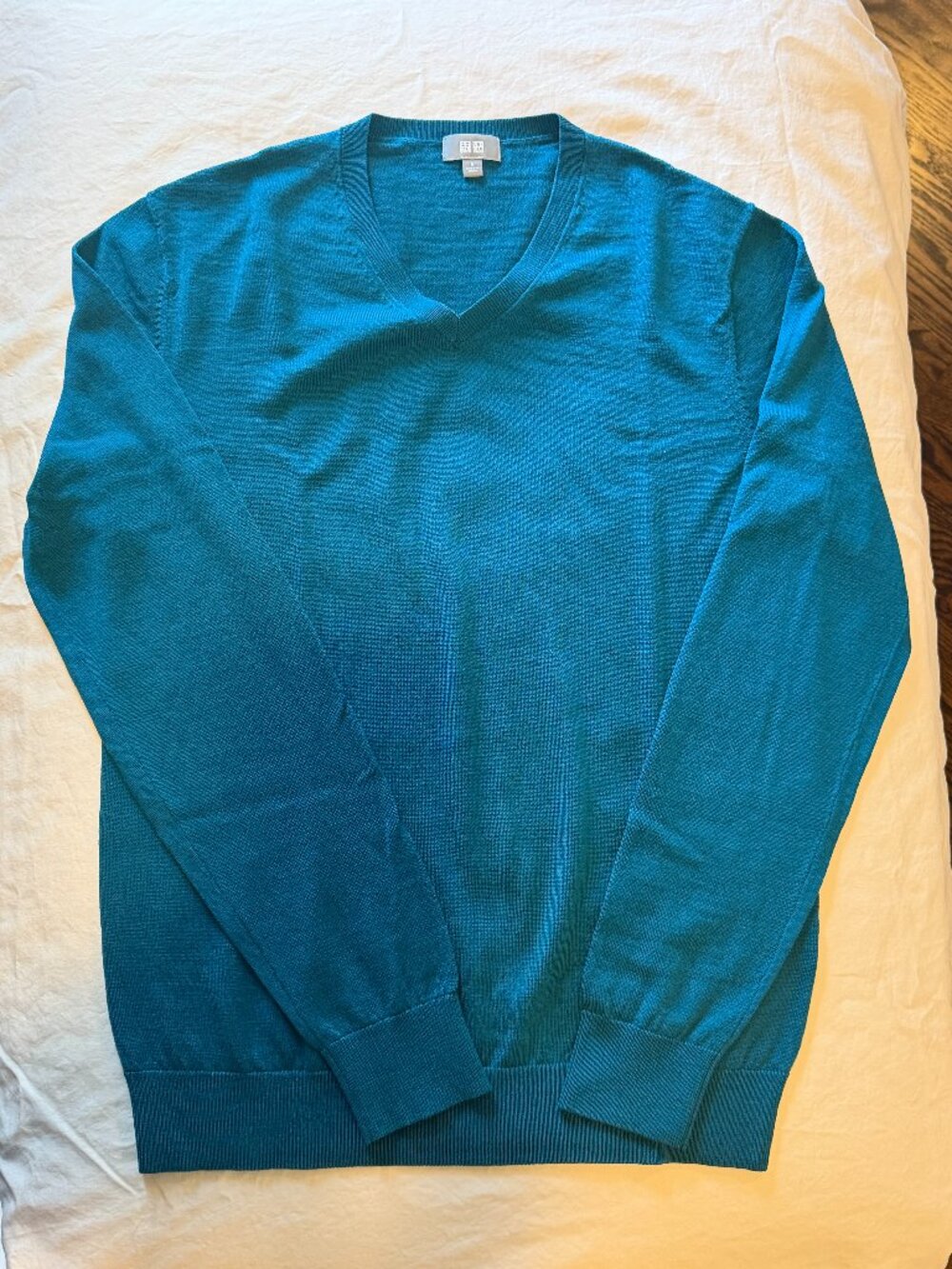 Uniqlo 100% Wool V-Neck Sweater Men's Small Teal Blue